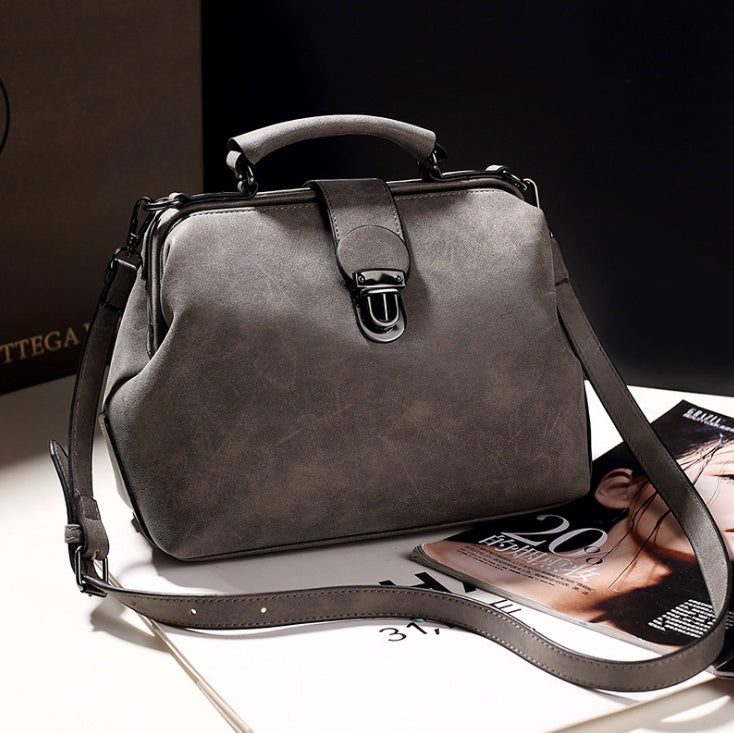 Vintage Chic Handbag: Timeless Elegance