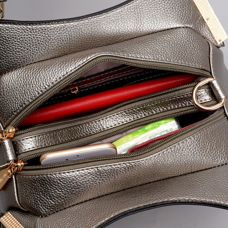 ChicAura Luxe Tote – Stylish Fashion Handbag