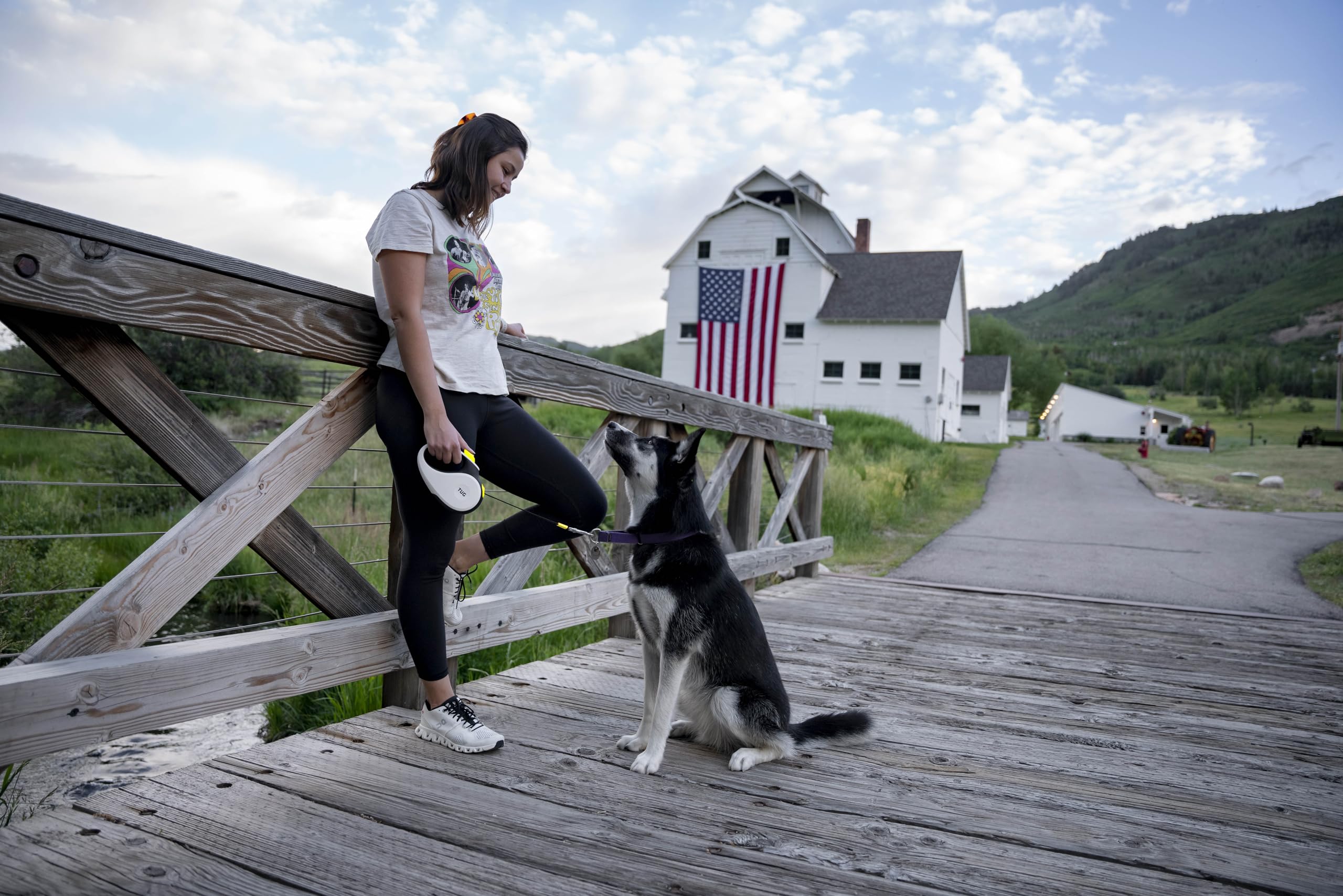 SpinFree 360° Dog Leash - Large, White, 16ft Nylon -  by Handbags Specialist Headquarter | Available at Handbags Specialist Headquarter