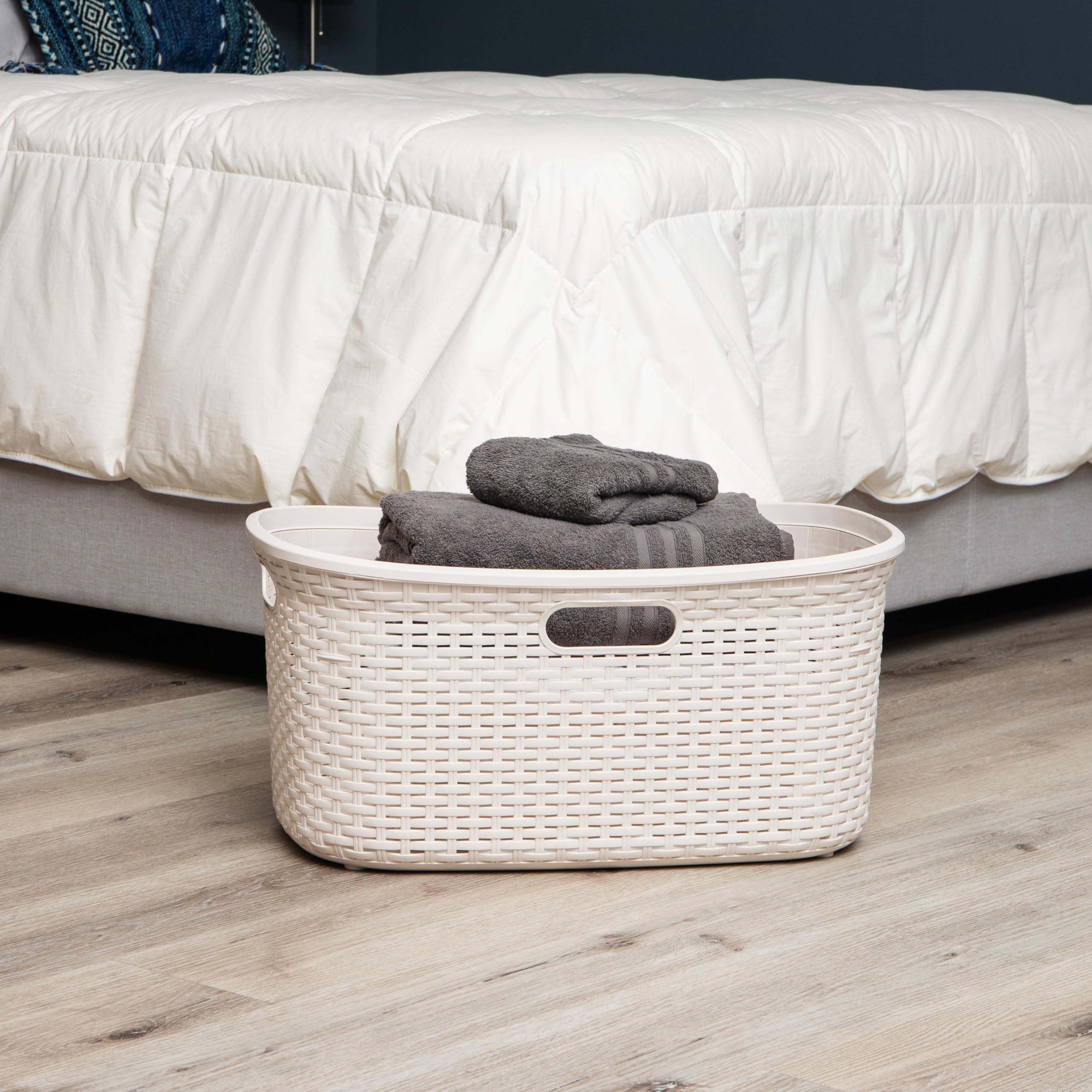 Ivory Wicker Mind Reader 40L Laundry Basket - Laundry Baskets by Handbags Specialist Headquarter | Available at Handbags Specialist Headquarter