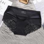 BreezeLift Lace Briefs – Airy Summer Comfort for Women